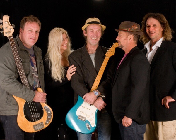 live music sunday 1st may at mountain ridge wines